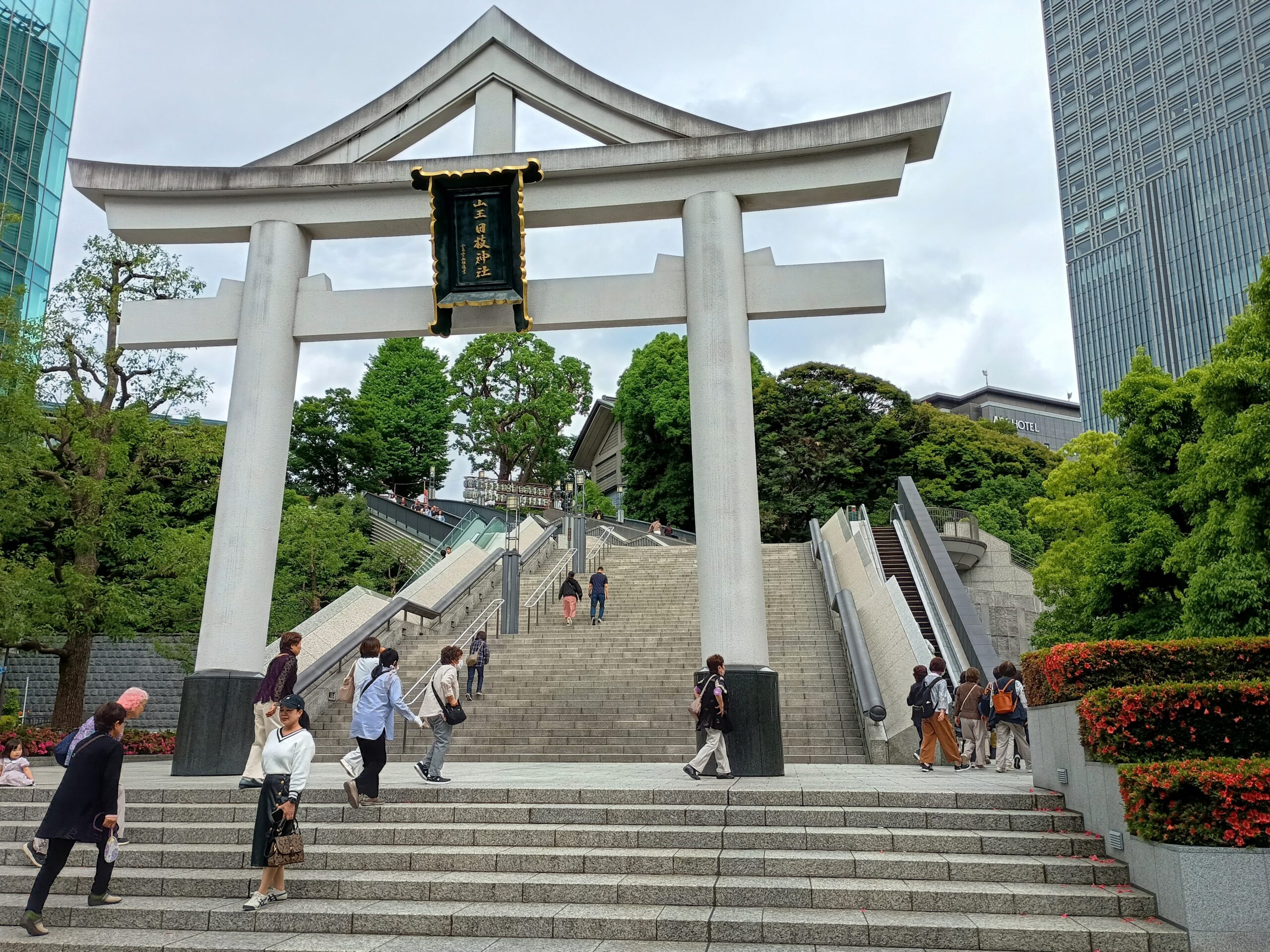 エスカレーター参道
